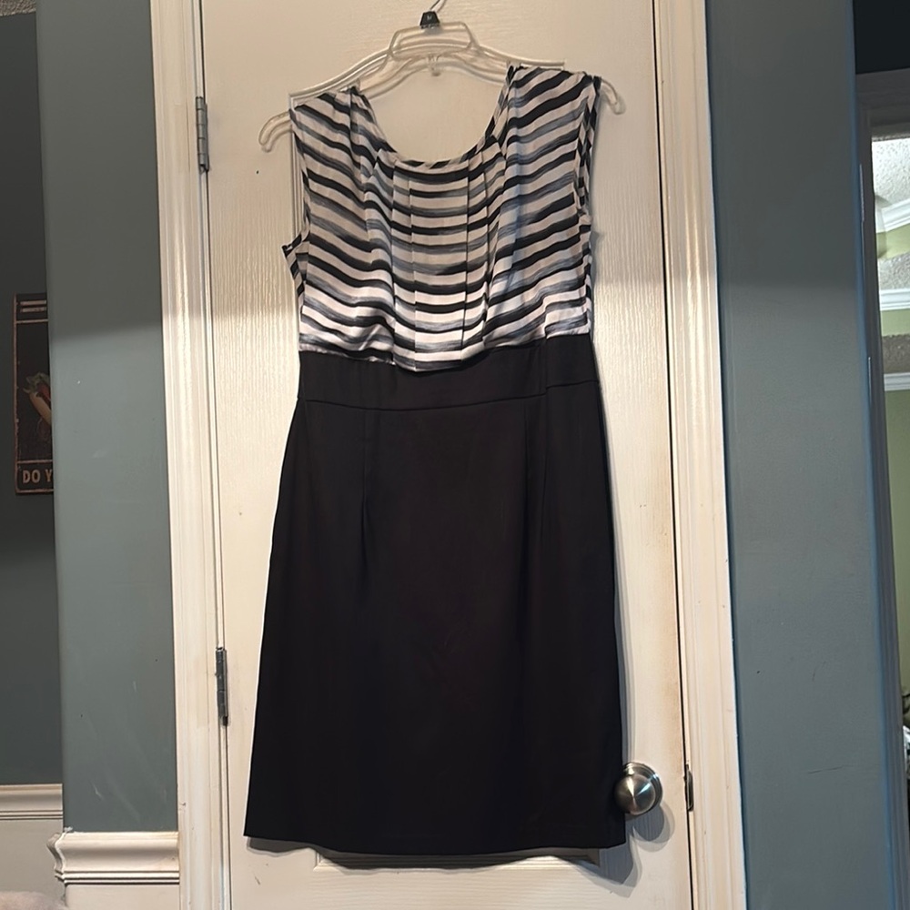 3/$30 Elegant Black and White Striped Dress Size 16